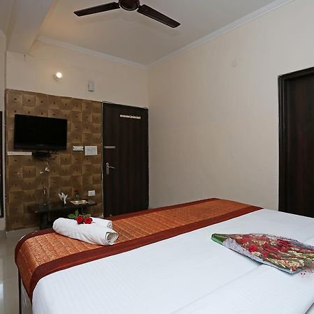 Hotel Avalon Нью-Дели Экстерьер фото
