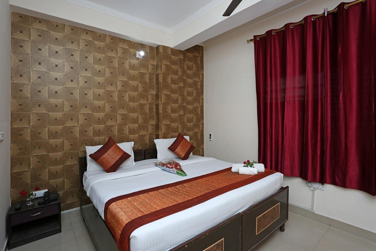 Hotel Avalon Нью-Дели Экстерьер фото