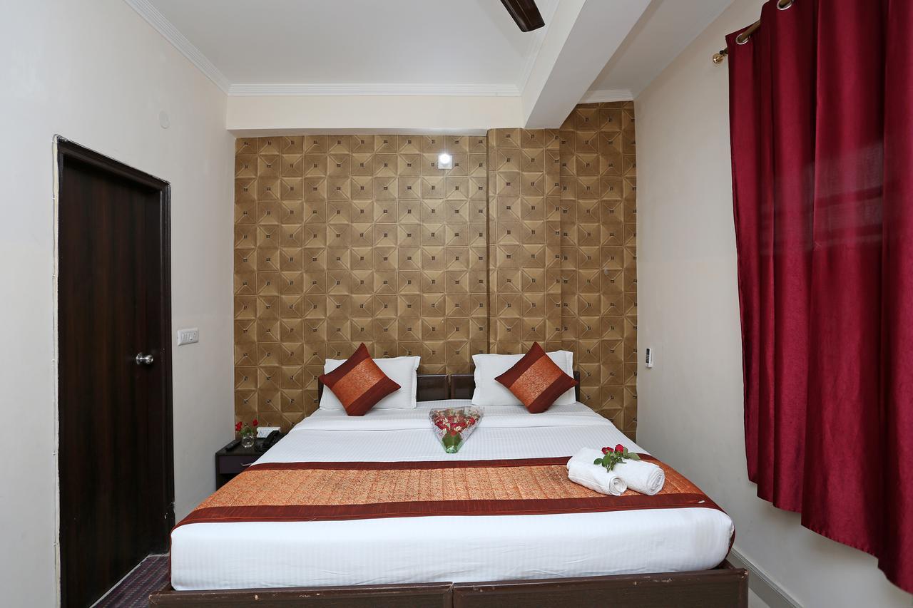 Hotel Avalon Нью-Дели Экстерьер фото