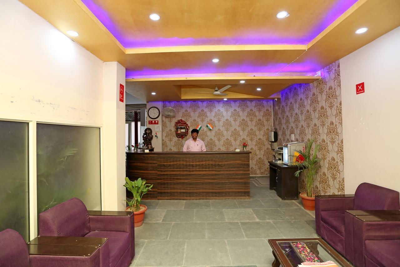Hotel Avalon Нью-Дели Экстерьер фото