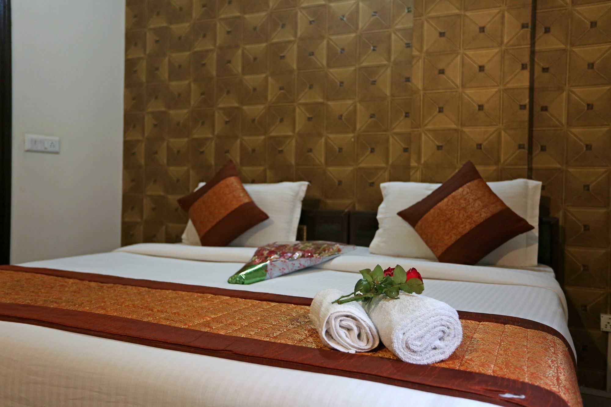 Hotel Avalon Нью-Дели Экстерьер фото